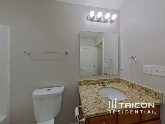 Building Photo - 5005 Sandi's Ct