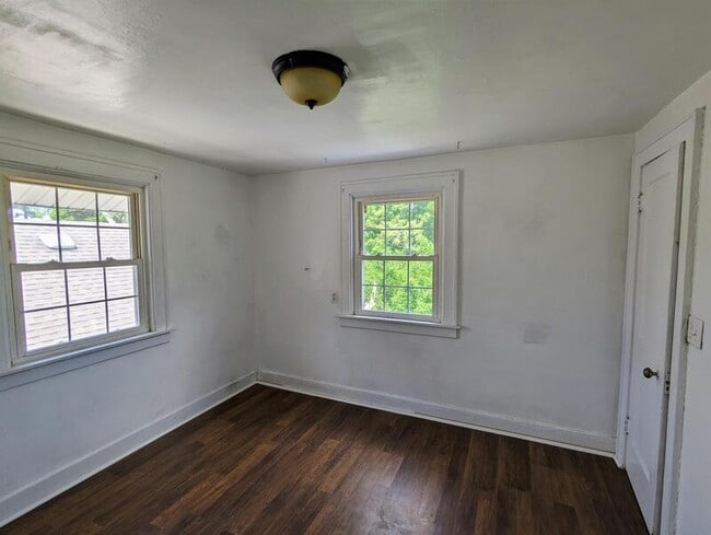 Building Photo - 201 S Foster Ave