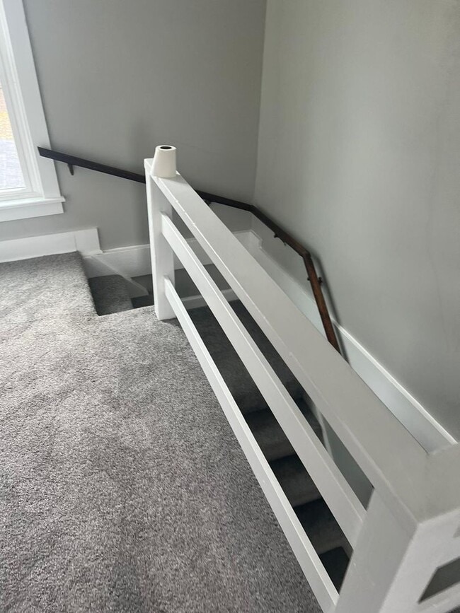 Building Photo - FOR RENT: Recently renovated home in Neenah!