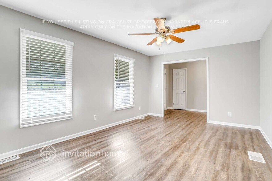 Building Photo - 2339 Chevy Chase Ln