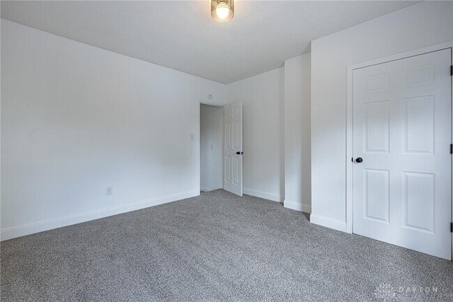 Building Photo - 321 Deeds Ave