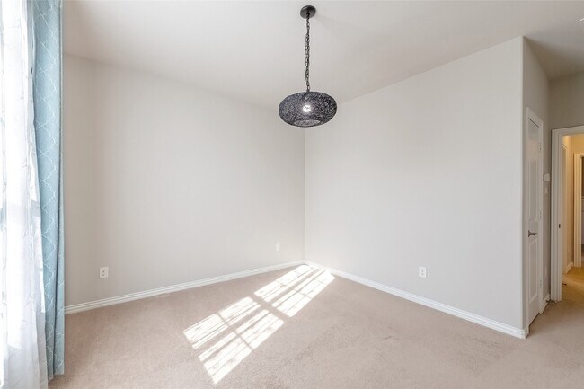 Building Photo - 6808 Badlands Dr