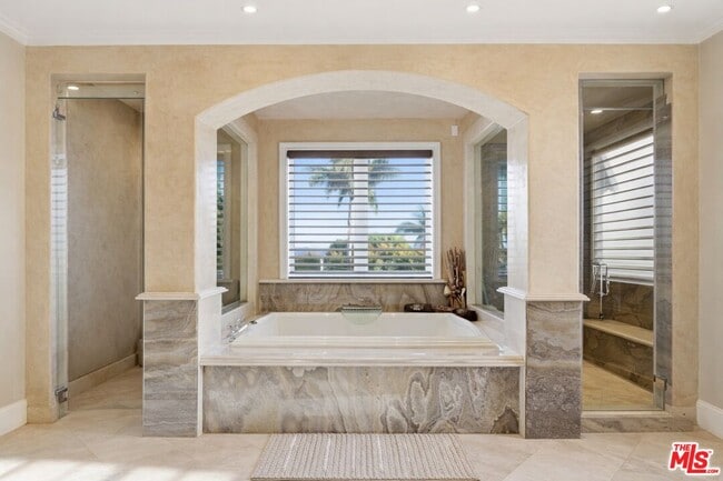 Building Photo - 2023 Parnell Ave