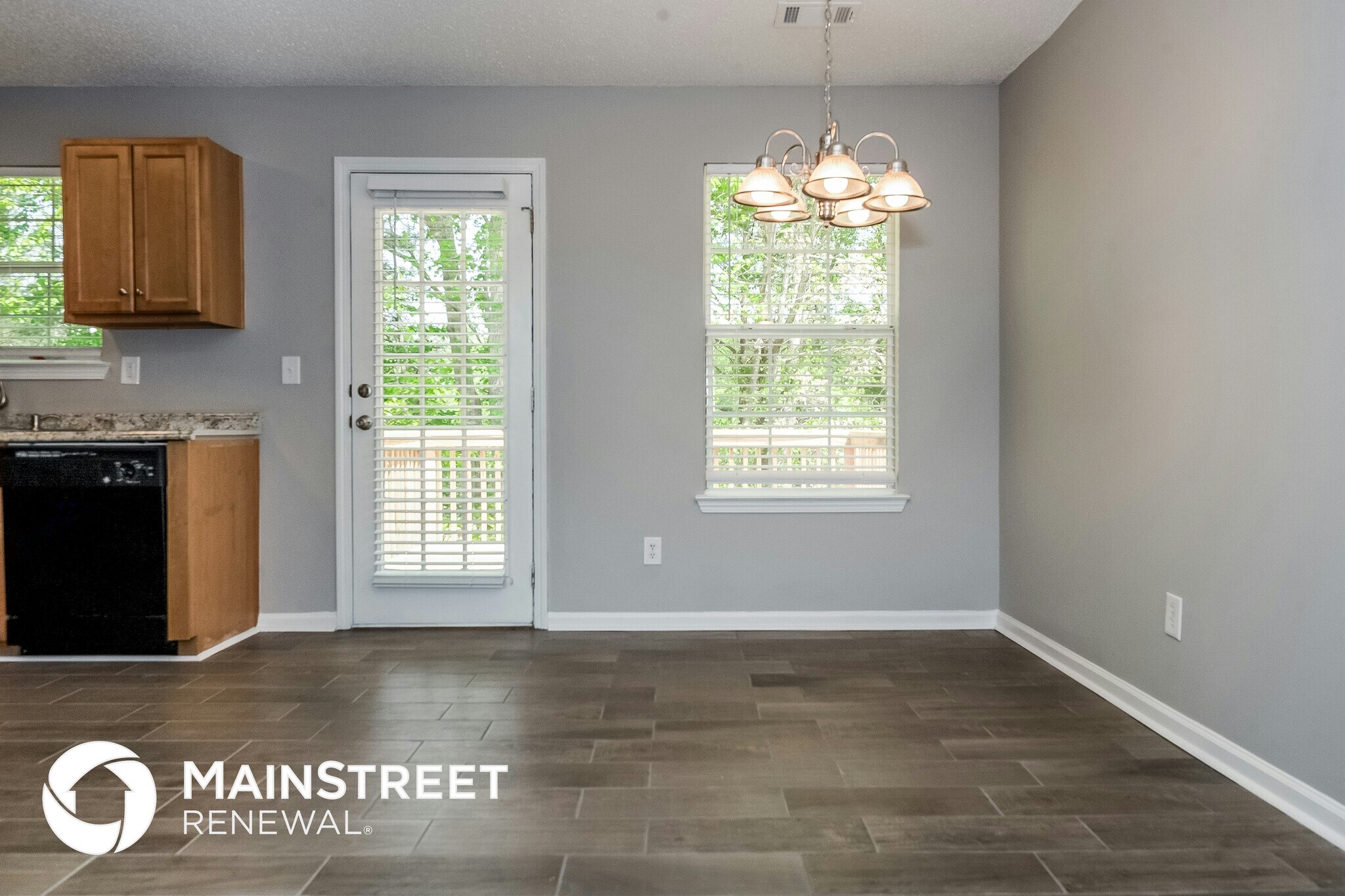 Building Photo - 3379 Creekview Dr