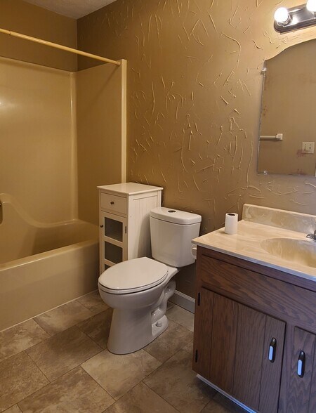 Building Photo - 355 Stonegate Ct