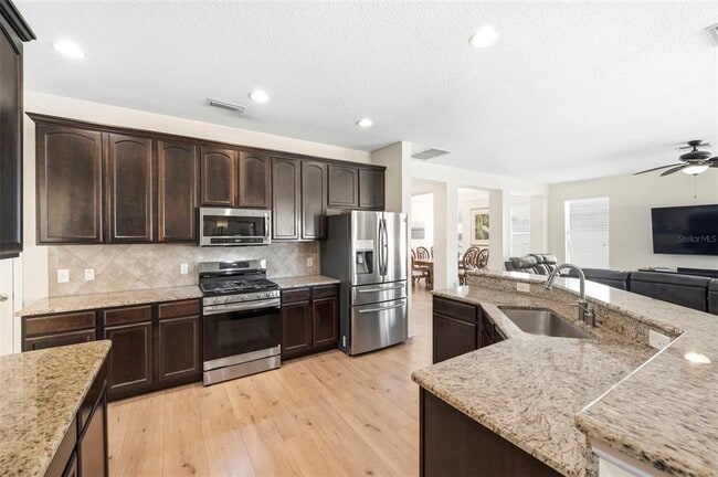 Building Photo - 2734 Silvermoss Dr