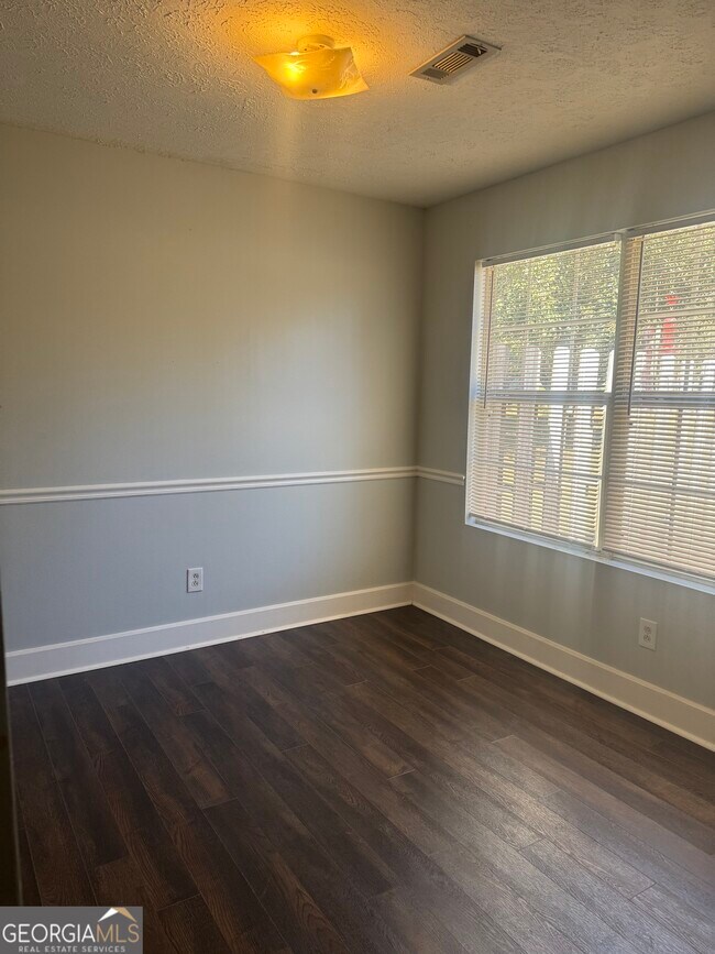 Building Photo - 1108 Patriot Cir
