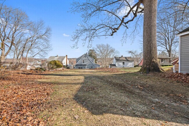 Building Photo - 76 Palmer St