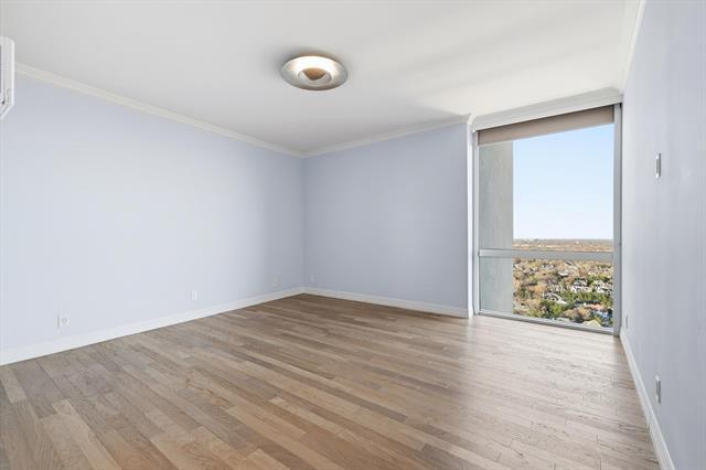 Building Photo - 6211 W Northwest Hwy