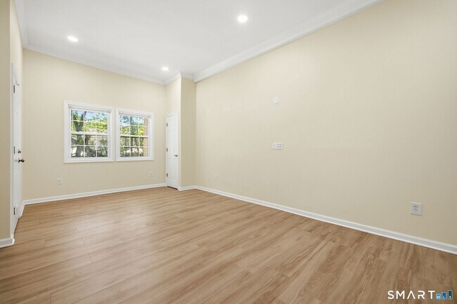 Building Photo - 85 Hicock Dr