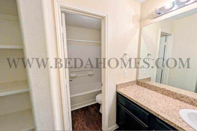 Building Photo - 15566 Kiplands Bend Dr