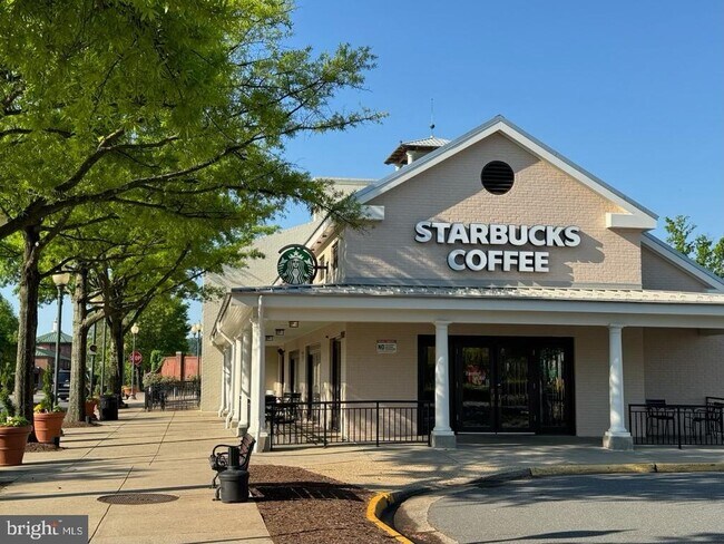 Building Photo - 46342 Summerhill Pl