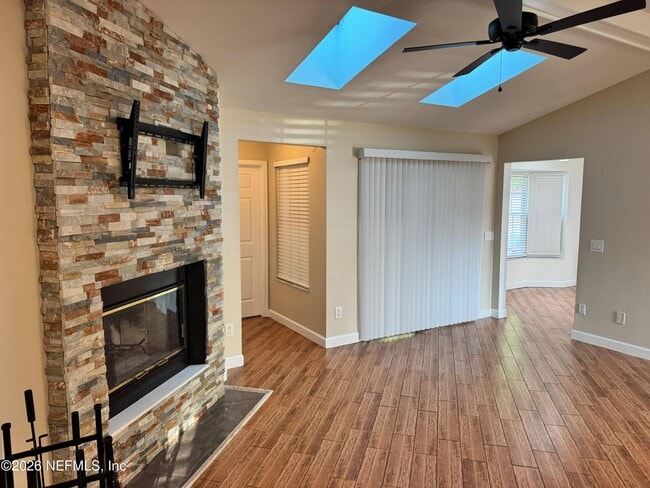 Building Photo - 9143 Mornington Dr
