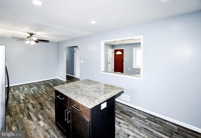 Building Photo - 6703 Groveton Dr