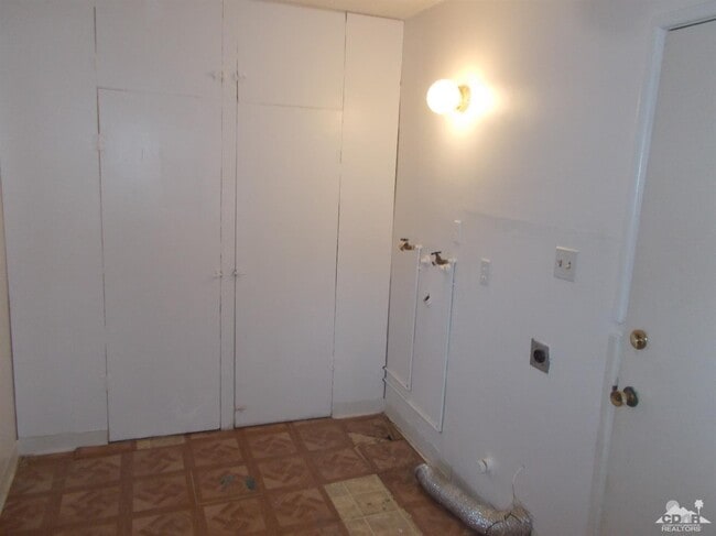 Building Photo - 12635 El Nido Pl