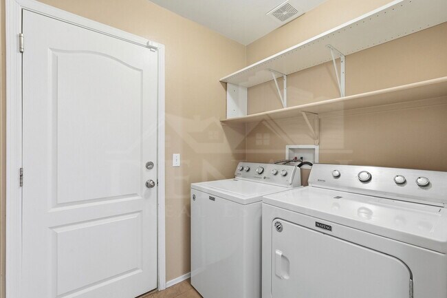 Building Photo - 2339 W Dillon Rd