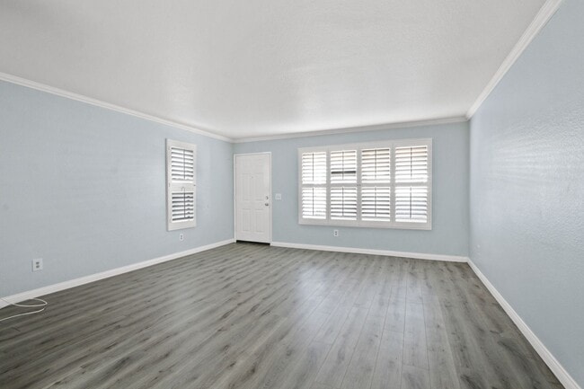 Building Photo - Coming Soon! Your Perfect First-Floor 1 Be...
