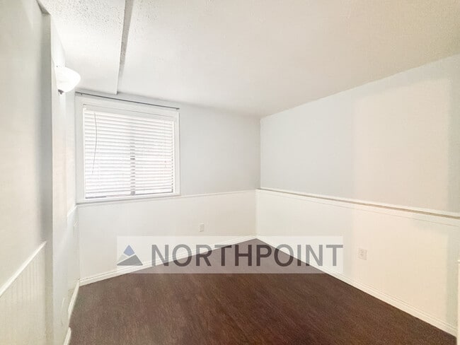 Building Photo - Modern 3 Bed 2 Bath Home in Village II – C...