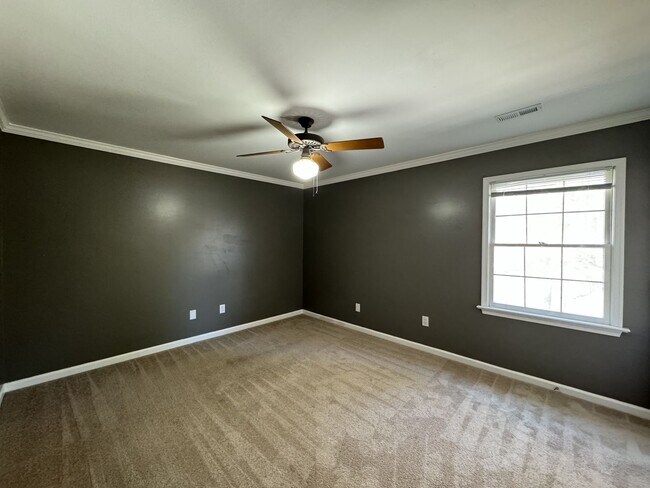 Building Photo - Introducing a charming Colonial style home...