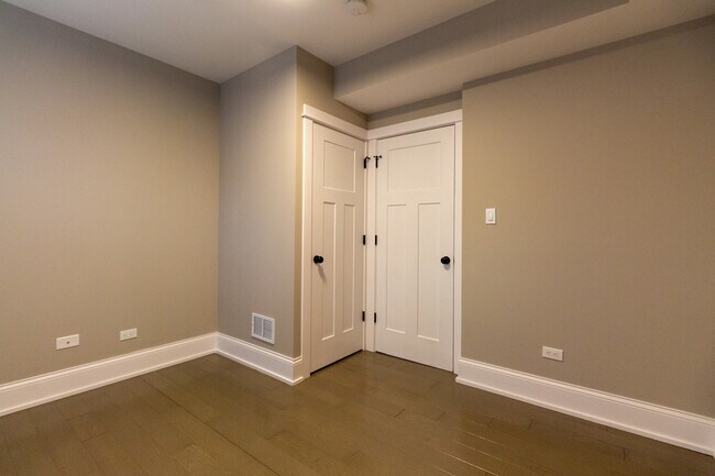 Building Photo - 2817 N Talman Ave