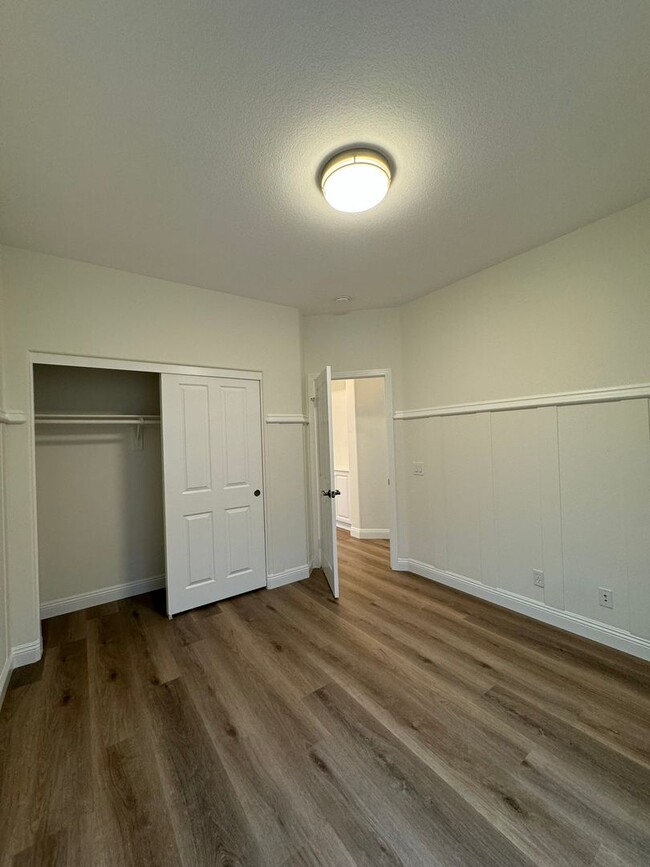 Building Photo - Modern 3 Bed | 2.5 Bath Home in Tustin Field