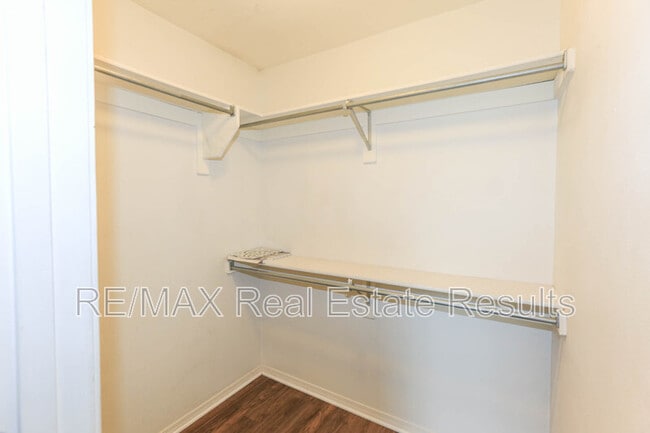 Building Photo - 2306 W Roselawn St