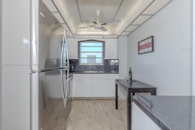 Building Photo - 137 Golden Isles Dr
