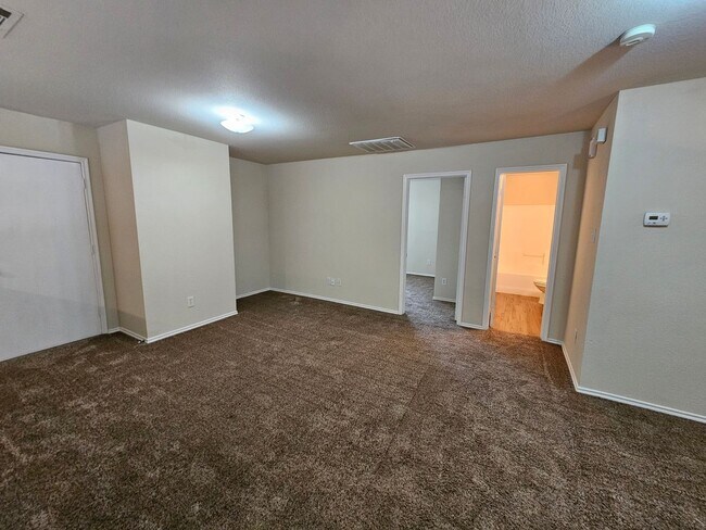 Building Photo - Available now ready for immediate move in