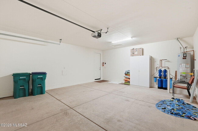Building Photo - 61295 E Flint Dr