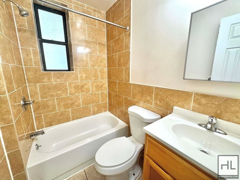 Building Photo - 85 STREET