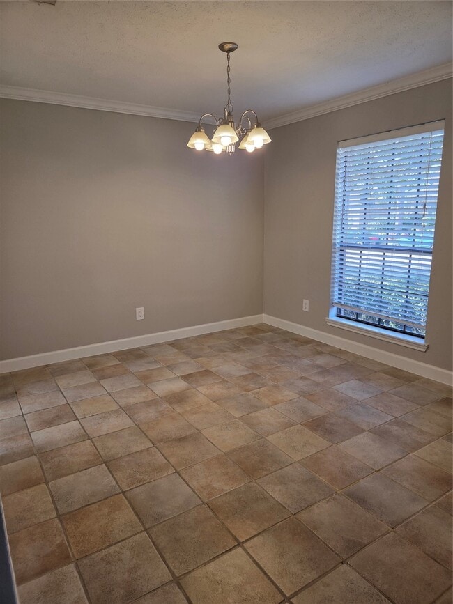 Building Photo - 14743 Charlmont Dr