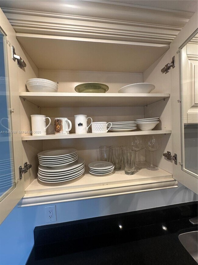 Building Photo - 4027 Swansea Crescent