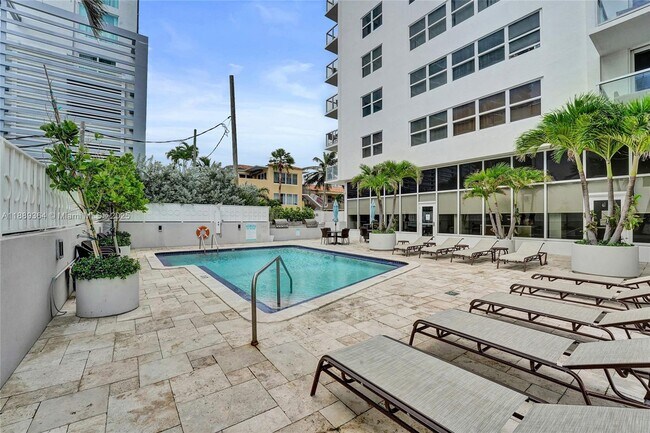Building Photo - 209 N Fort Lauderdale Beach Blvd