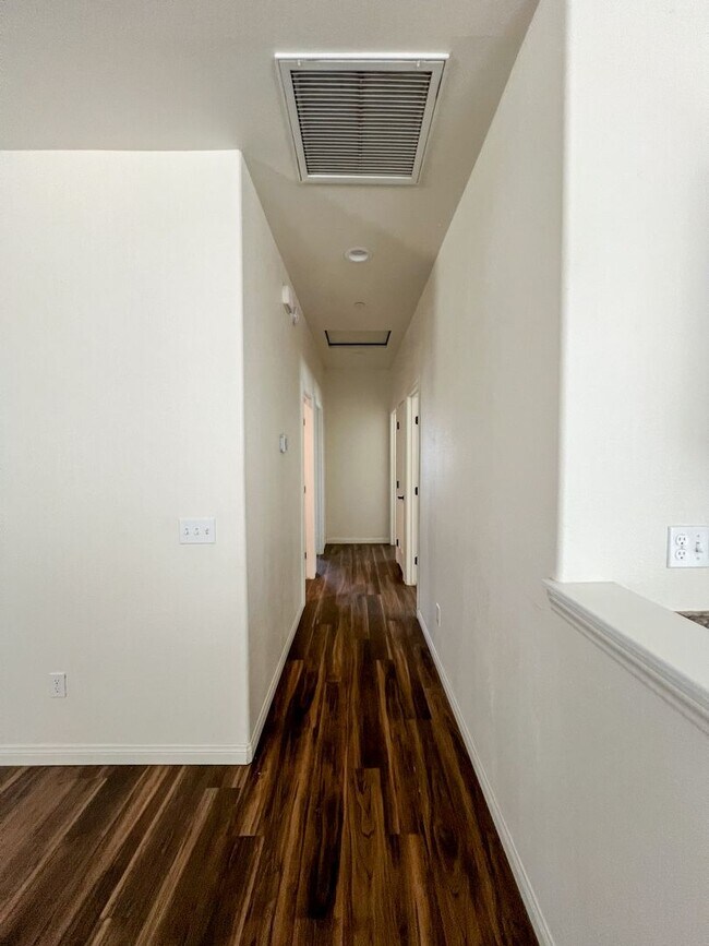 Building Photo - 29 Palms Home with Solar