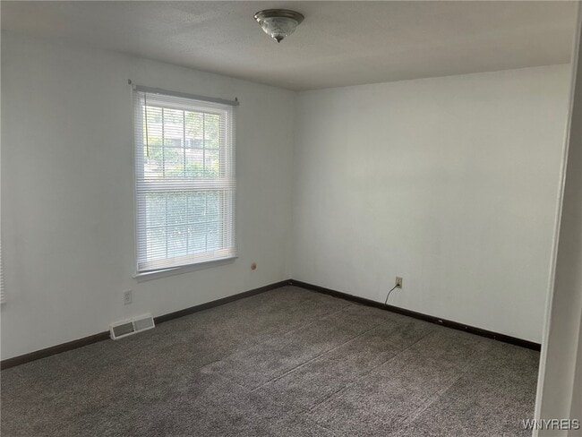 Building Photo - 80 Carriage Dr