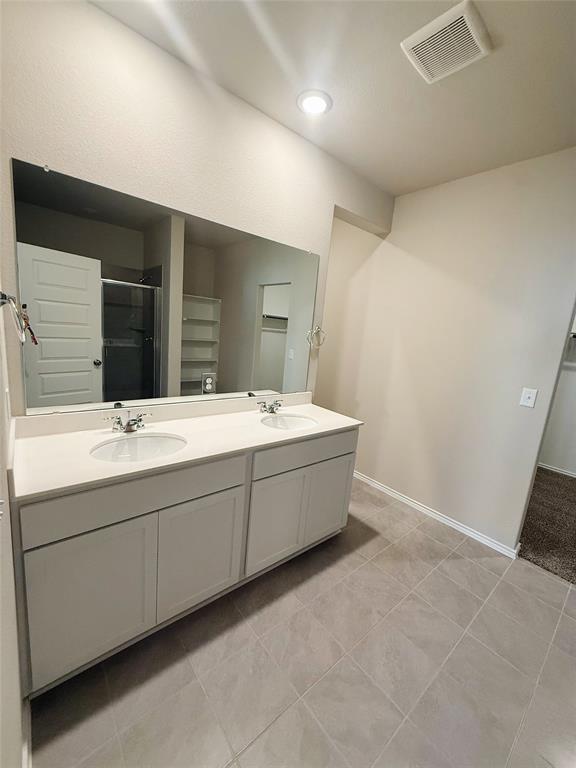 Building Photo - 12200 Dillon Fls Dr