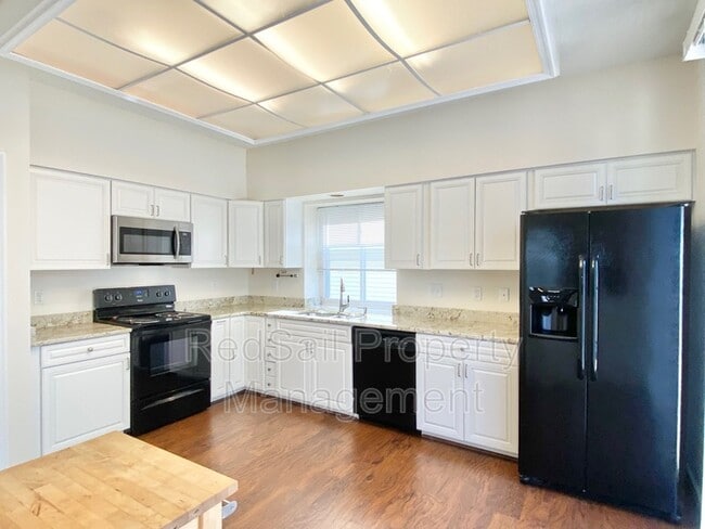 Building Photo - 129 Watson Dr