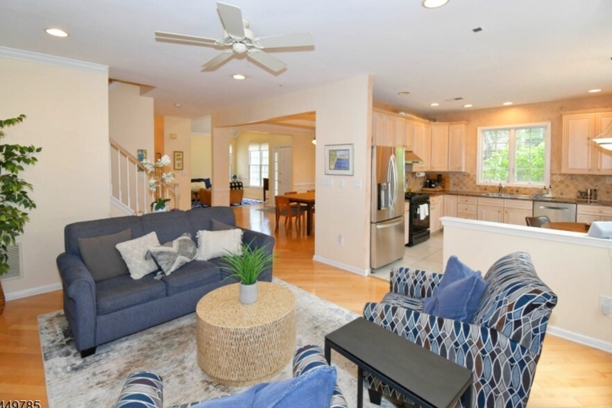 Building Photo - 253 Patriot Hill Dr