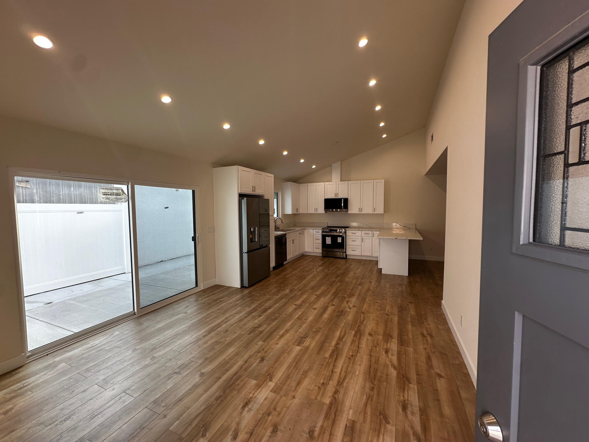 Building Photo - 15950 Cohasset St