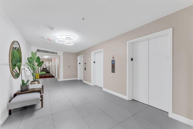 Building Photo - 5600 Collins Ave