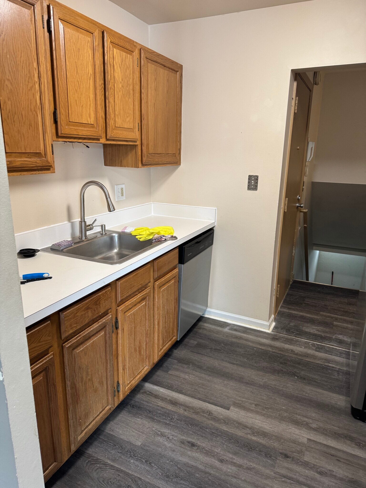 Building Photo - 27 Dickinson St