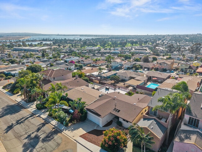 Building Photo - 3640 Princeton Ave