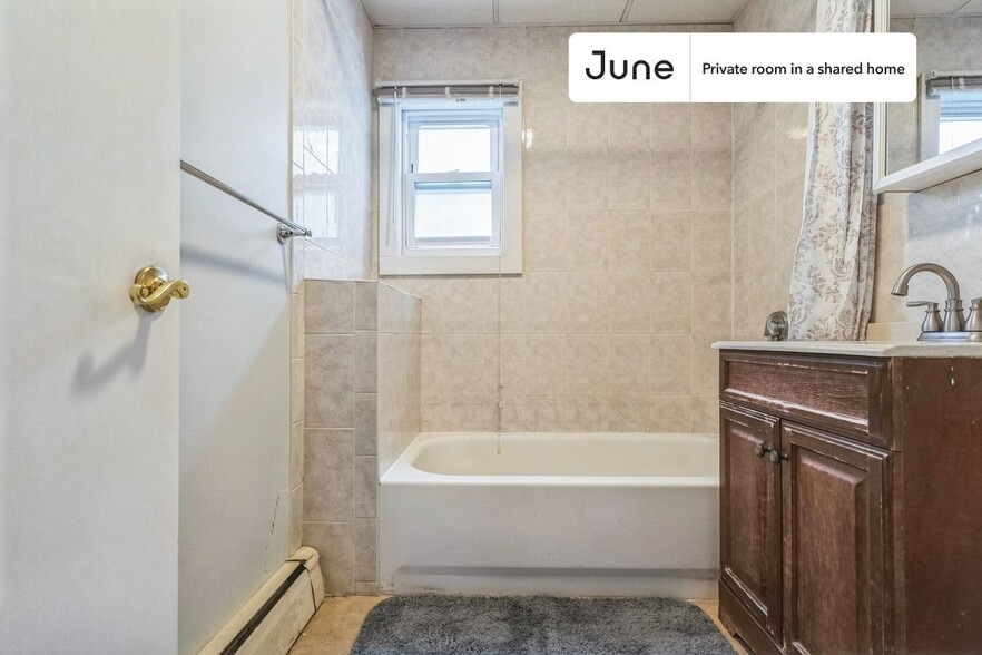 Building Photo - Room in Shared 5 bed/3 bath home