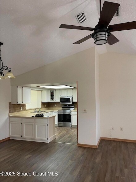 Building Photo - 363 Emerson Dr NW