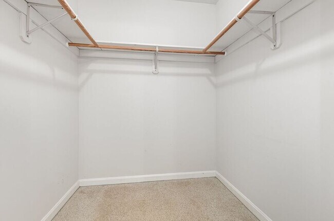 Building Photo - 12401 Wilderness Park Dr