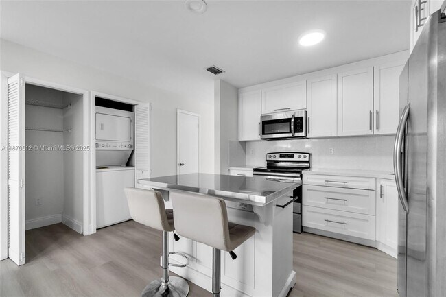 Building Photo - 6514 SW 128th Pl