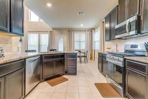 Building Photo - 4416 Lakeview Dr