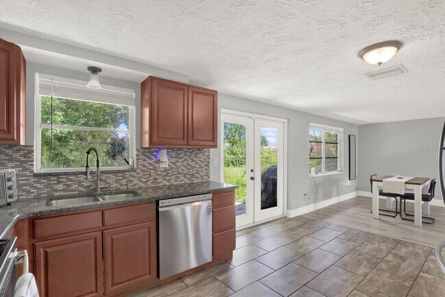 Building Photo - 3543 Trask Dr