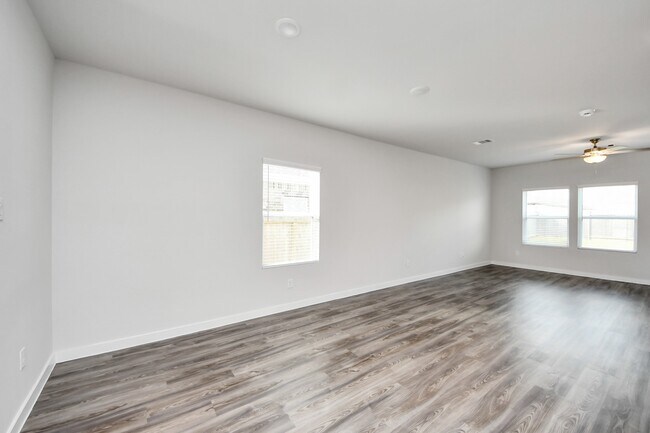 Building Photo - 5819 Blue Grama Dr