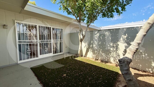 Building Photo - 13211 N Cedar Dr